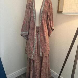 Pink and green floral print maxi pant and kimono set #boho #festivalvibes